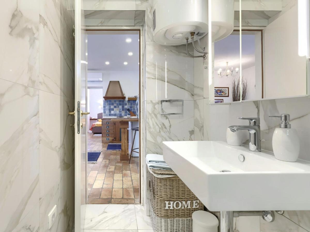 Holiday Home Punta By Interhome Umag Eksteriør billede